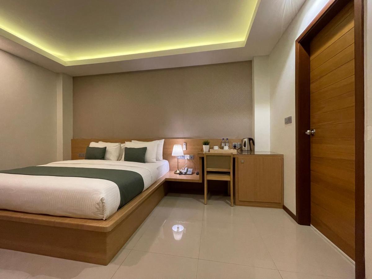 Huvan Beach Hotel at Hulhumalé Buitenkant foto