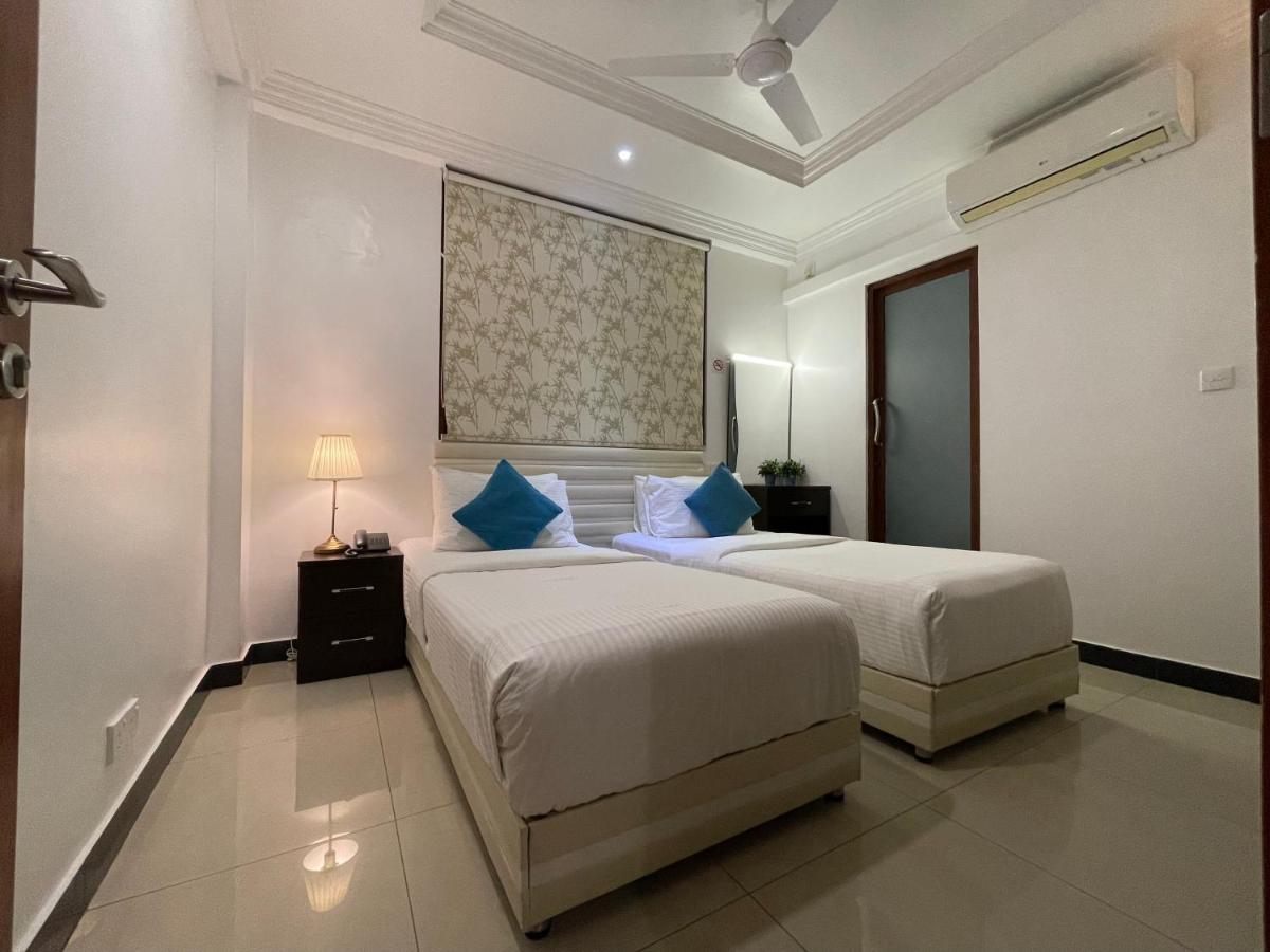 Huvan Beach Hotel at Hulhumalé Buitenkant foto