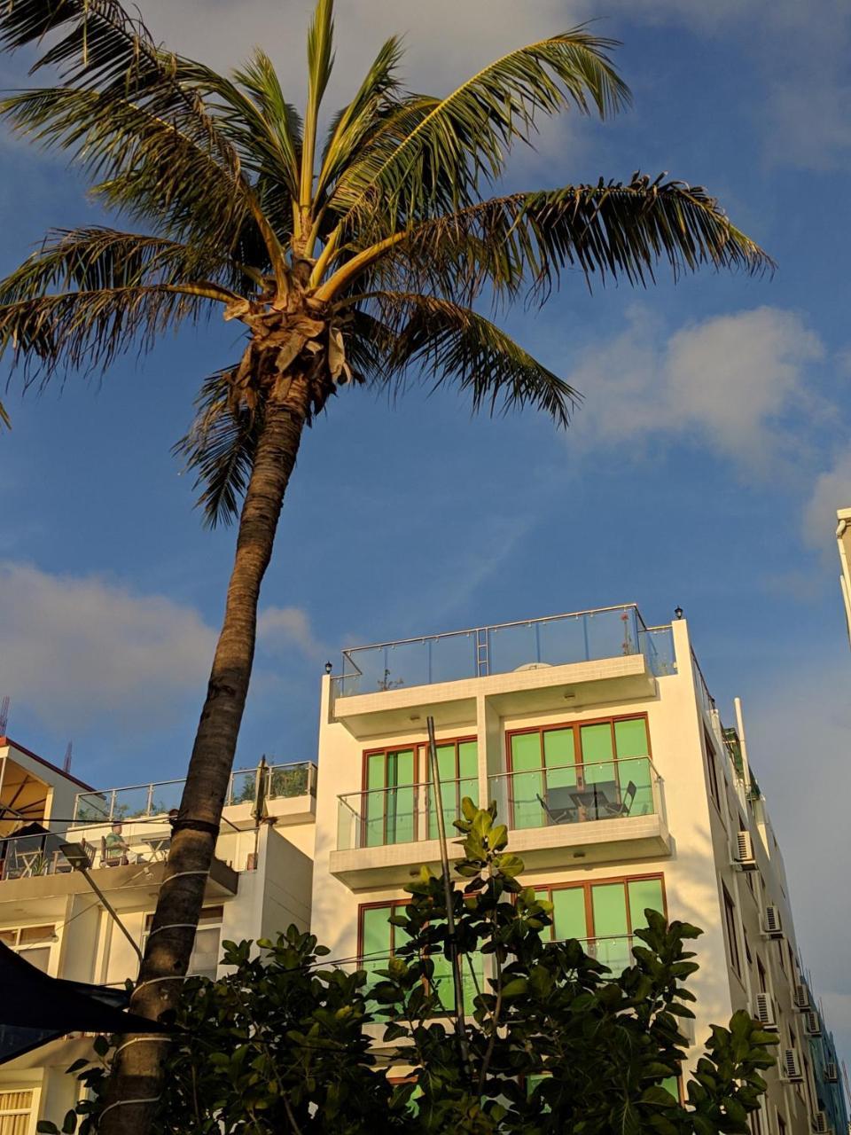 Huvan Beach Hotel at Hulhumalé Buitenkant foto