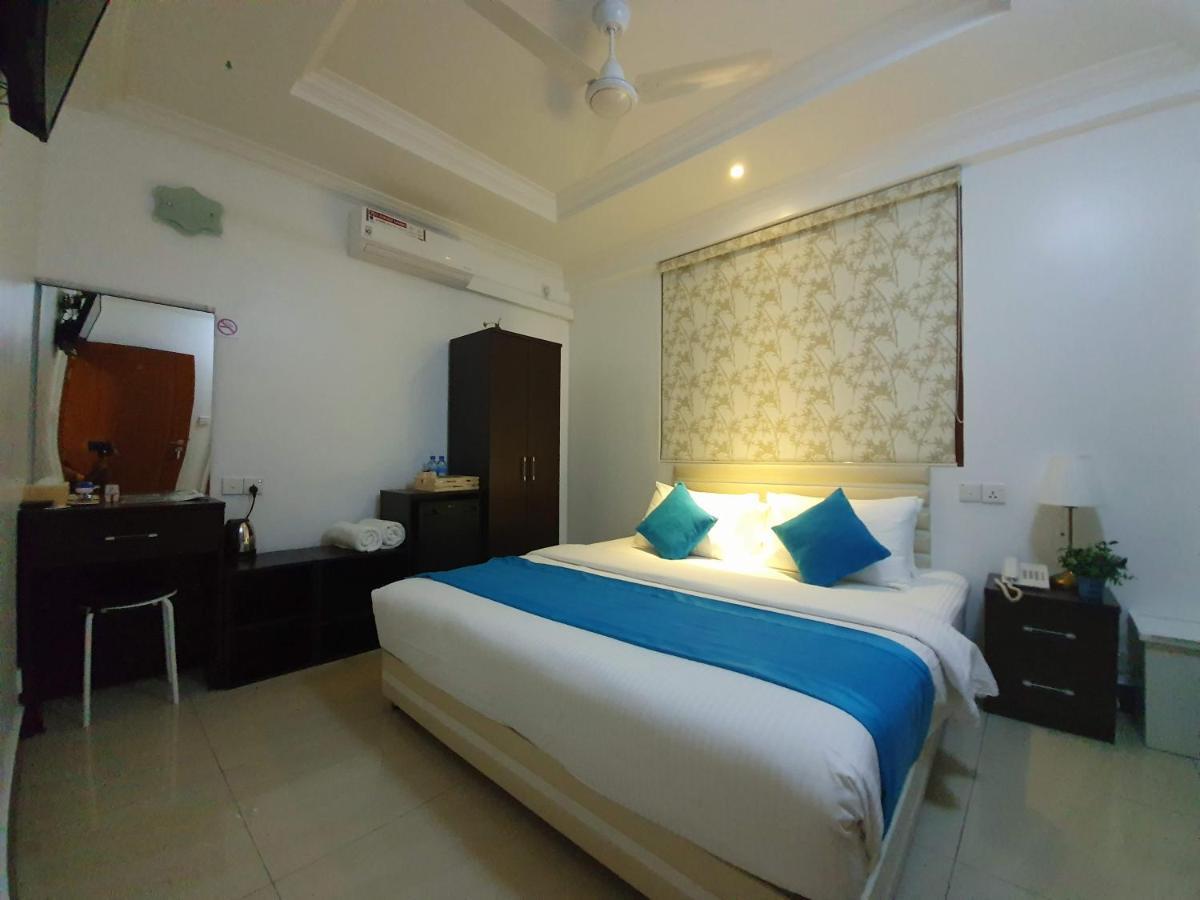 Huvan Beach Hotel at Hulhumalé Buitenkant foto