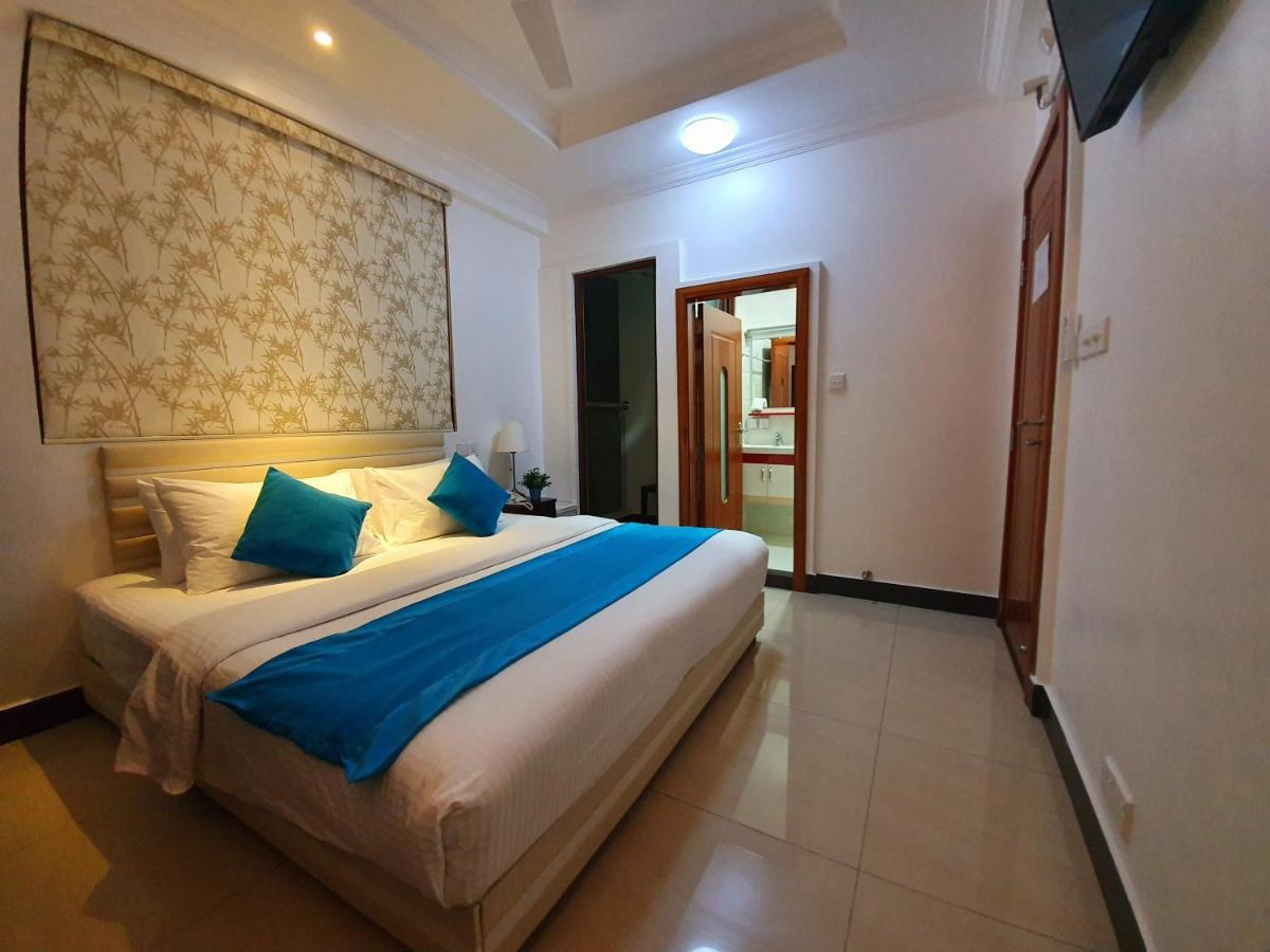 Huvan Beach Hotel at Hulhumalé Buitenkant foto