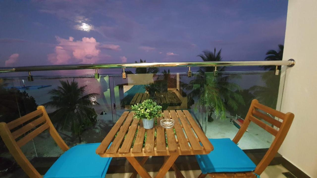 Huvan Beach Hotel at Hulhumalé Buitenkant foto