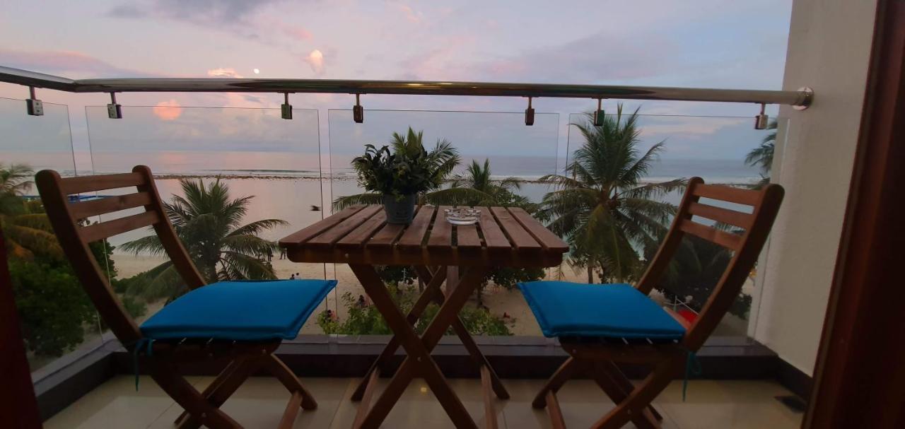 Huvan Beach Hotel at Hulhumalé Buitenkant foto