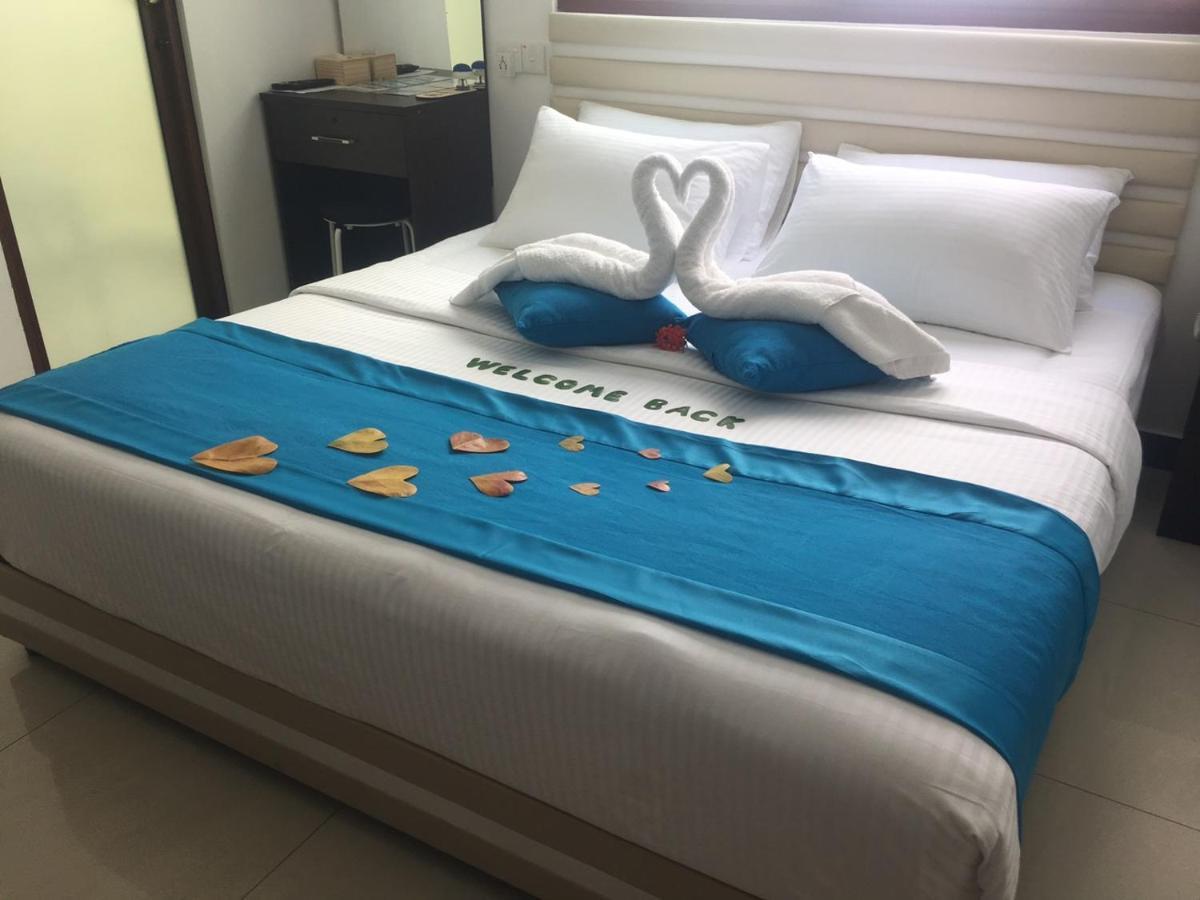 Huvan Beach Hotel at Hulhumalé Buitenkant foto