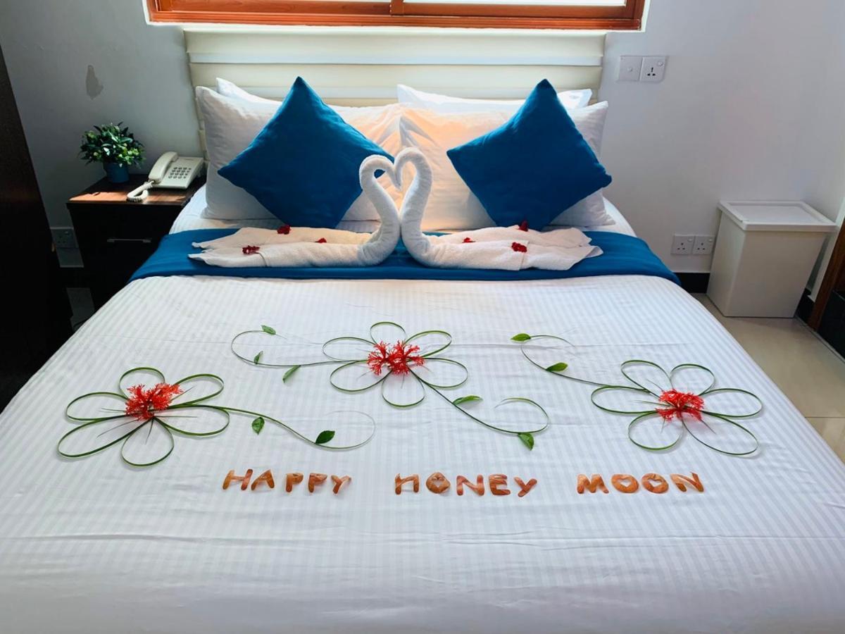 Huvan Beach Hotel at Hulhumalé Buitenkant foto
